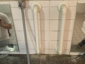 デイサービス　カーテンレール・手摺り取り付け工事