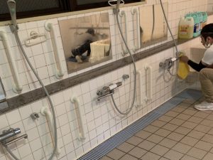 デイサービス　カーテンレール・手摺り取り付け工事